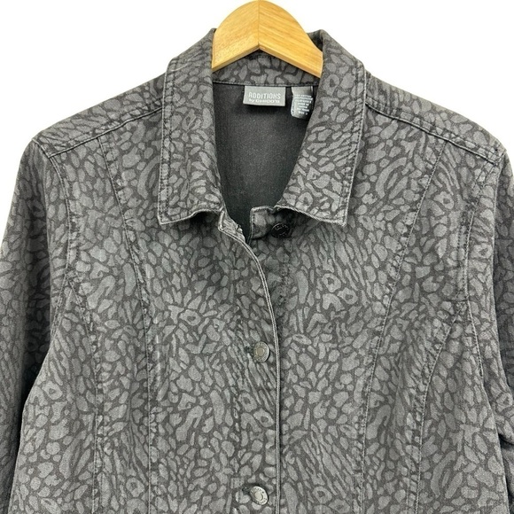 Chico’s Black Gray Animal Print Denim Jean Jacket, size 3 - Picture 2 of 8